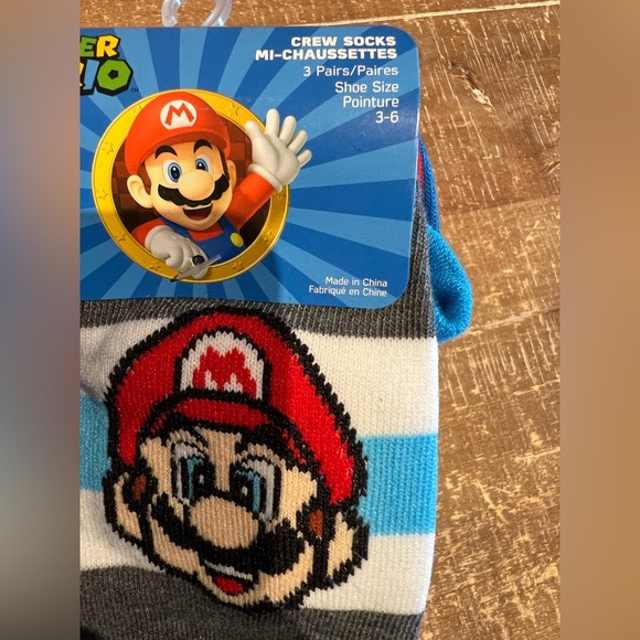 Nintendo Super Mario Kids crew socks 3-pairs - Picture 2 of 5